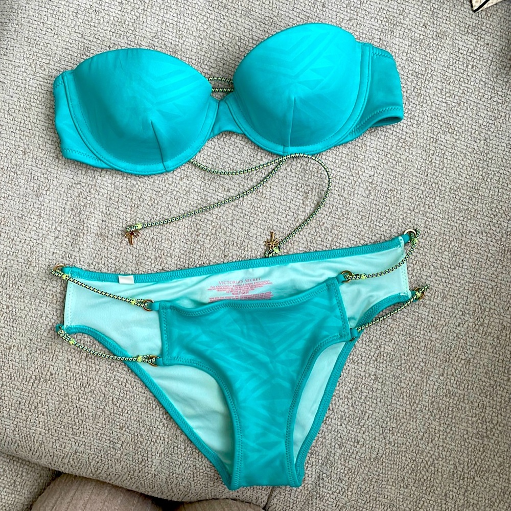 Victoria’s Secret swimsuit bikini